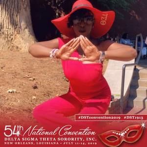 Meet your Posher, Bee